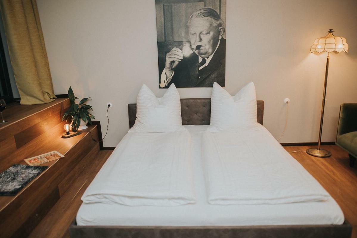 Projekt Gastraum Hotel Illertissen Kültér fotó